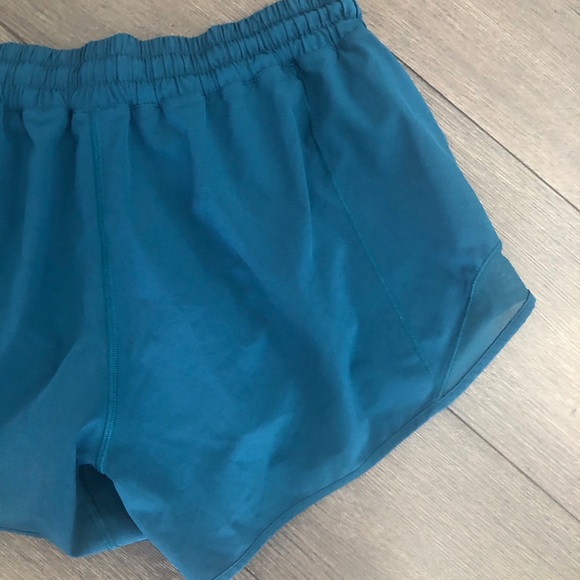🍋 Lululemon NILE BLUE Hotty hot short Sz. 6 2.5” - Picture 10 of 12